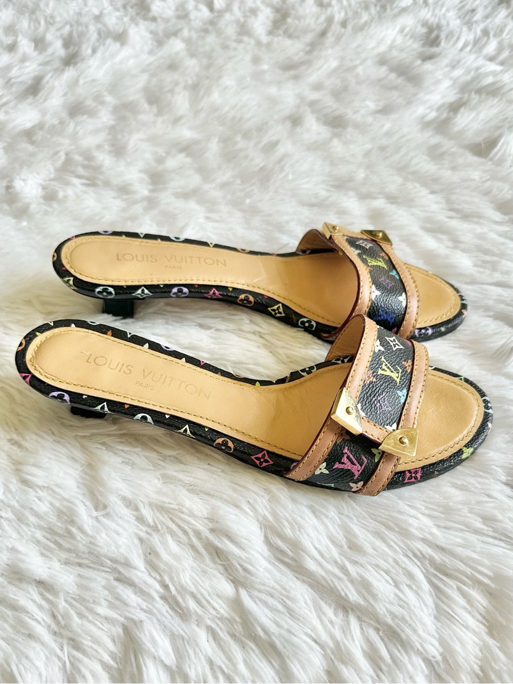 Vintage Louis Vuitton monogram kitten heels - Picture 3 of 8